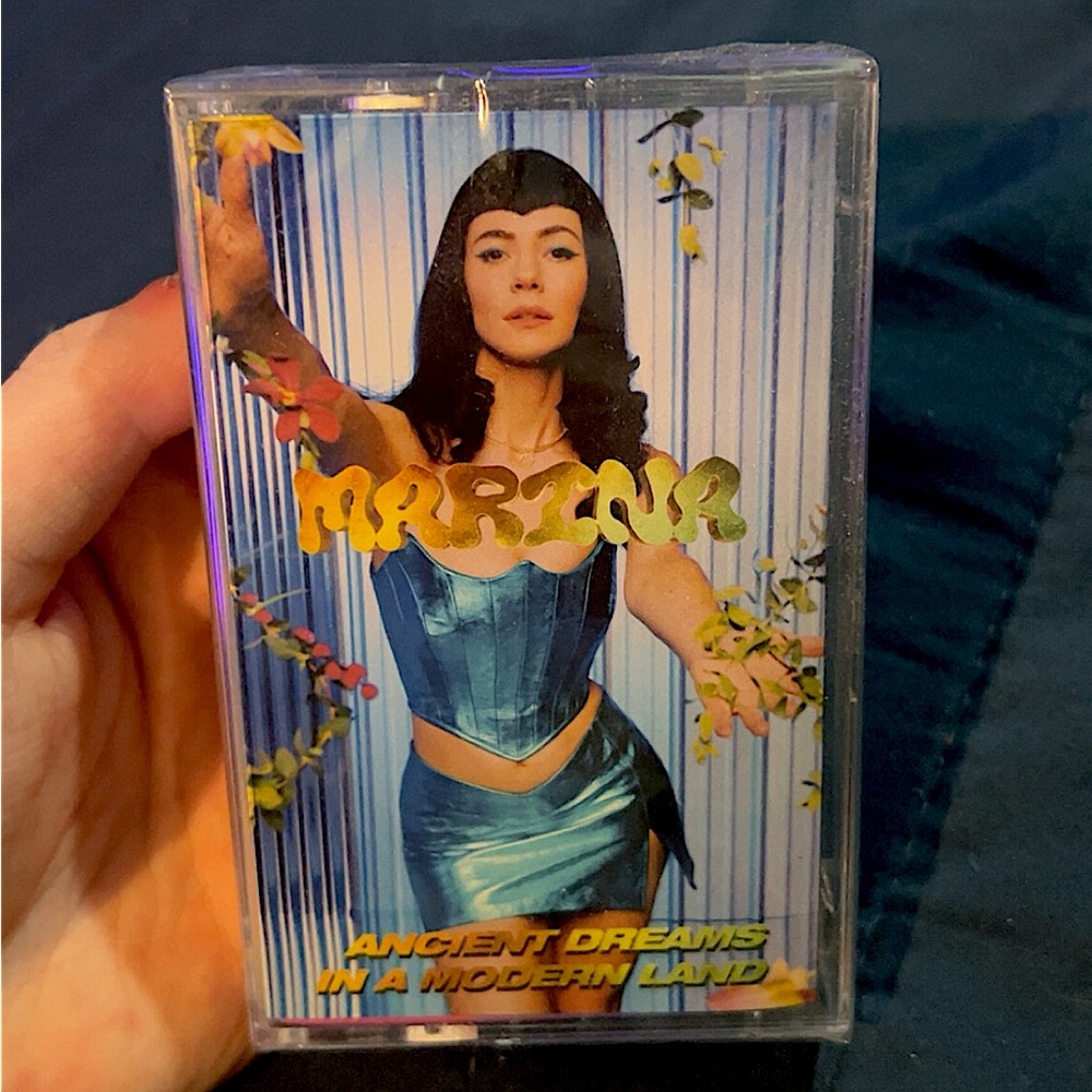 Marina Ancient Dreams blue glitter cassette
